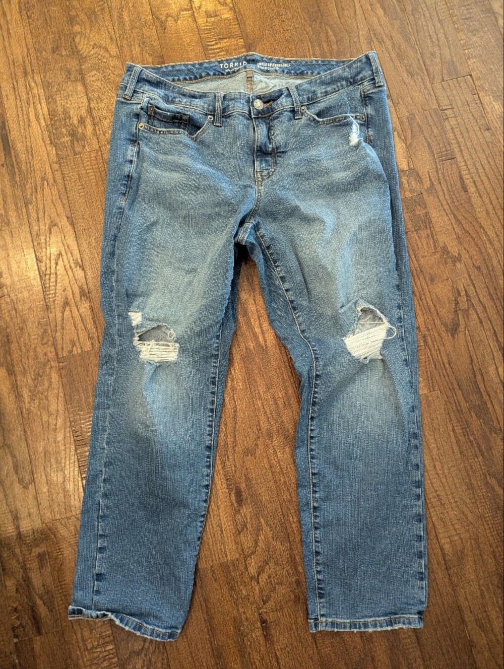 Torrid Boyfriend Straight Vintage Stretch distressed Mid-Rise Jean Size 18
